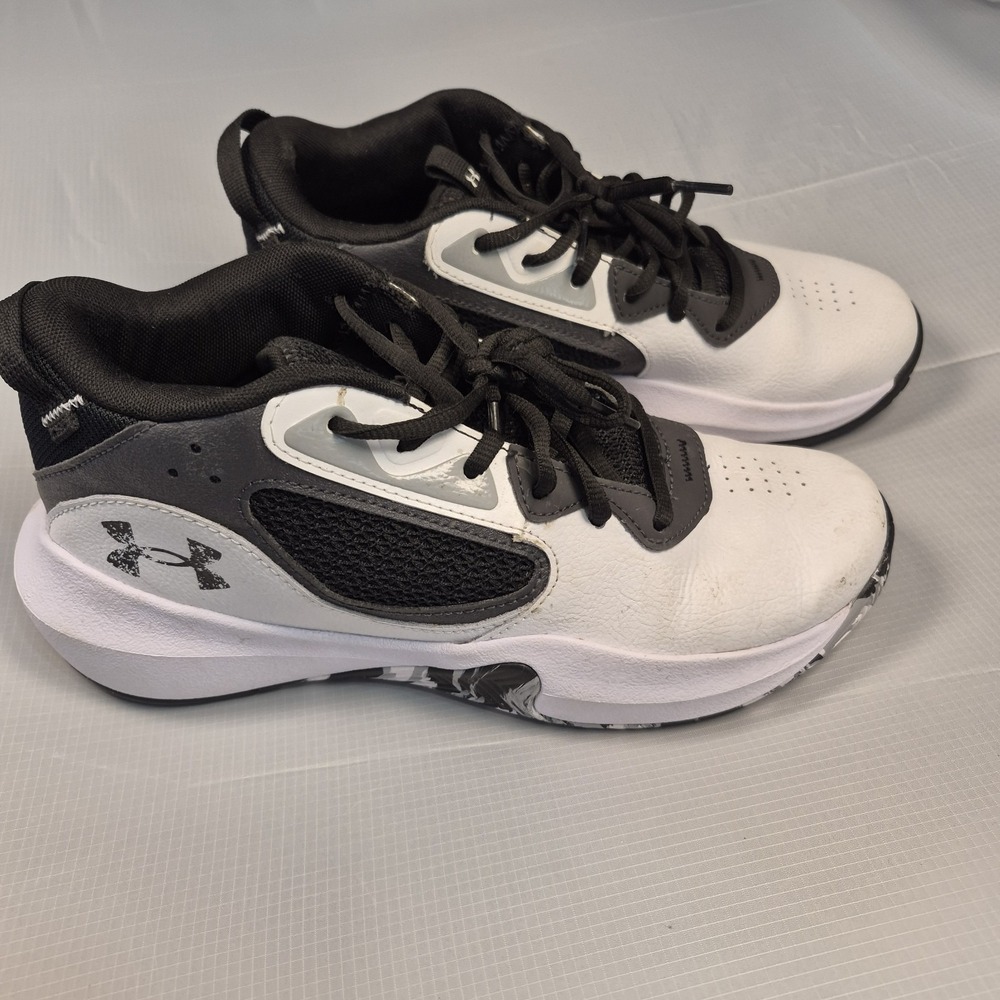 Under Armour Basketball Shoes Lockdown 6 Unisex 7.5/9 Black White EUC Low Top